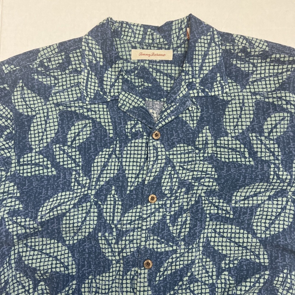Tommy Bahama LARGE Blue Floral Hawaiian Short Sleeve Button Silk Shirt